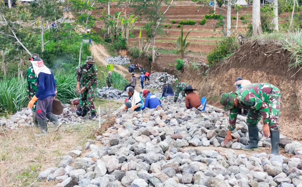 Jiwa Korsa dan Kemanunggalan TNI-Rakyat, Nilai Lebih TMMD ke-112 Blitar