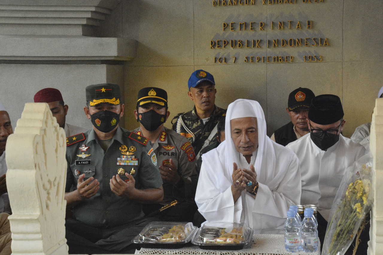 Perkokoh Persatuan dan Kesatuan Bangsa, Amanat Habib (HC) H.M Luthfi Kepada Danrem 061/SK