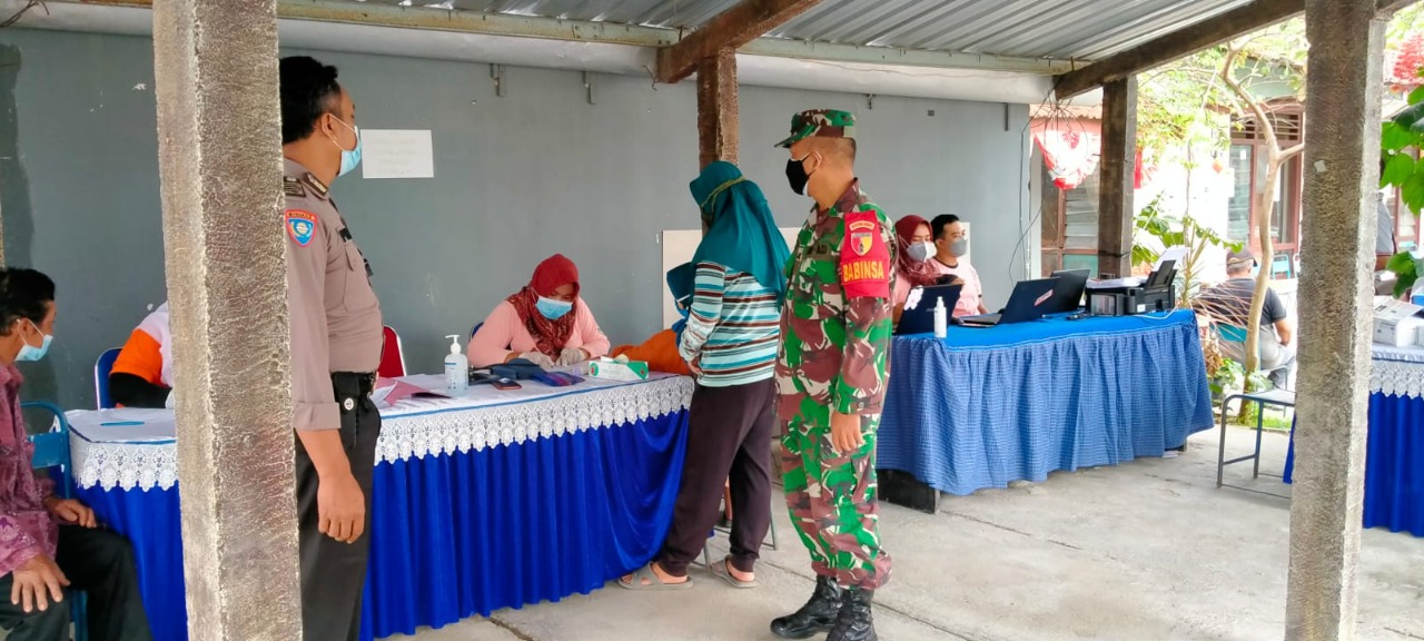 Pastikan Tertib dan Amannya Kegiatan, Tiga Pilar Desa Duwet Dampingi Pelaksanaan Vaksinasi