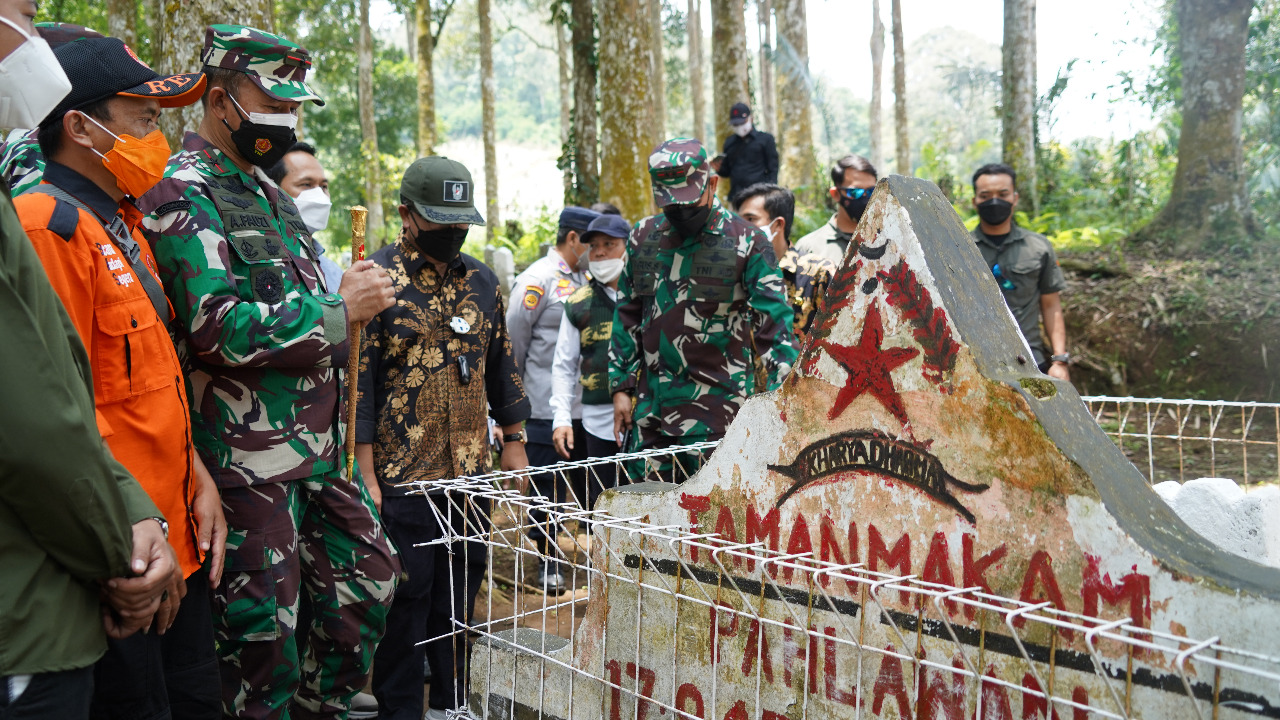 Danrem 061/SK : Generasi Penerus Wajib Menjaga dan Merawat 68 Makam Tanpa Nama di Kec. Takokak Cianjur