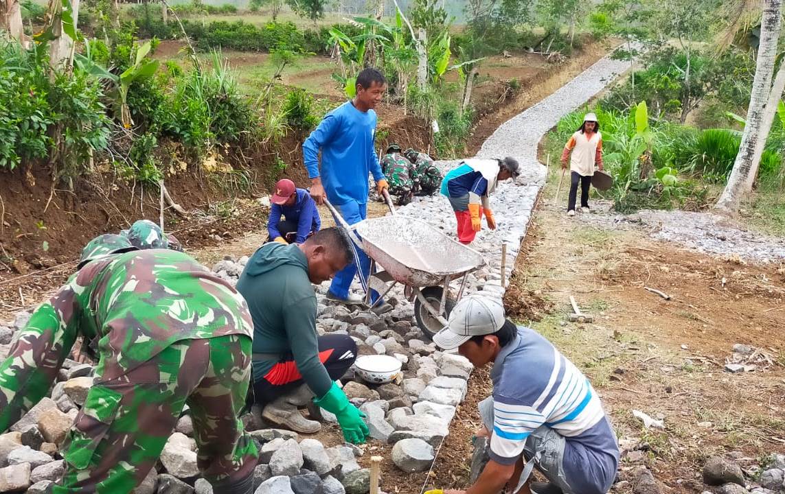 Kemanunggalan TNI-Rakyat Modal Utama TMMD ke-112 Blitar