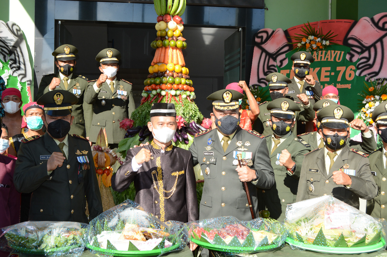 Peringatan HUT TNI ke-76, Kodim 0906/KKr Memperoleh Kejutan Warga Desa Tanjung Batu