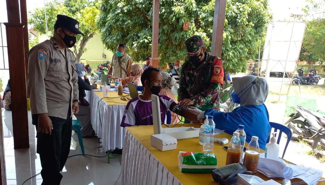 Ratusan Warga Madiun Sambut Positif Serbuan Vaksinasi TNI