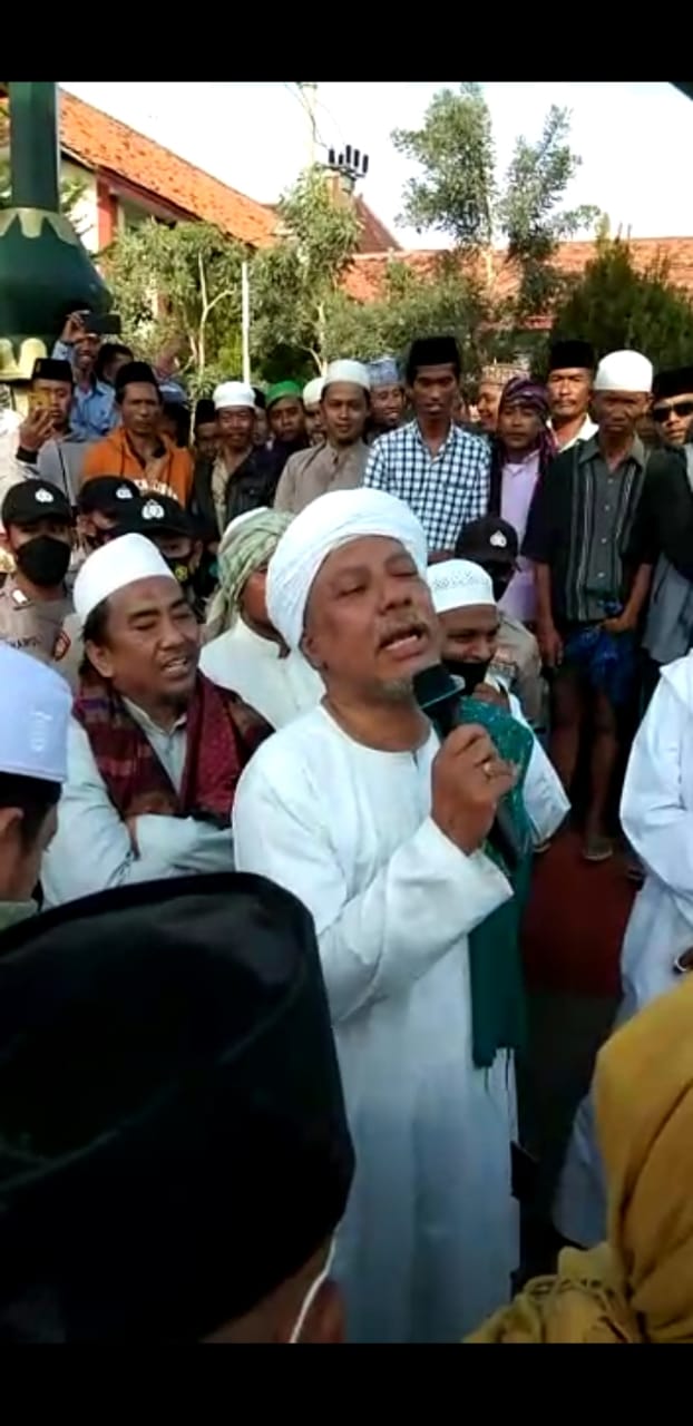 Kebijakan Vaksinasi Menuai Polemik, Masyarakat Kepung Gedung Pemkab. Sumenep