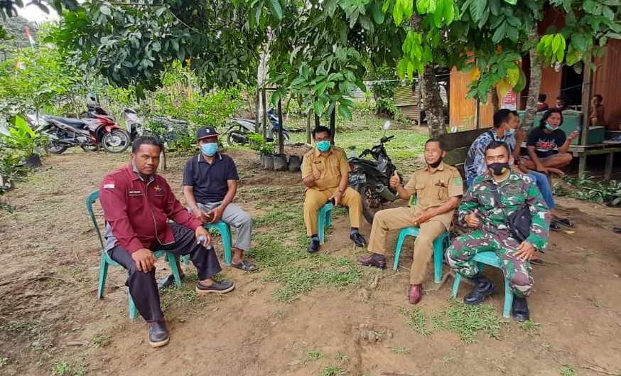 Melalui Komsos Babinsa Himbau Warga Terapkan Prokes