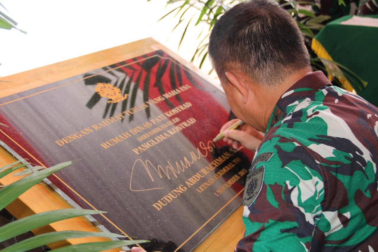 Pangkostrad Resmikan Rumah Dinas Pati Makostrad