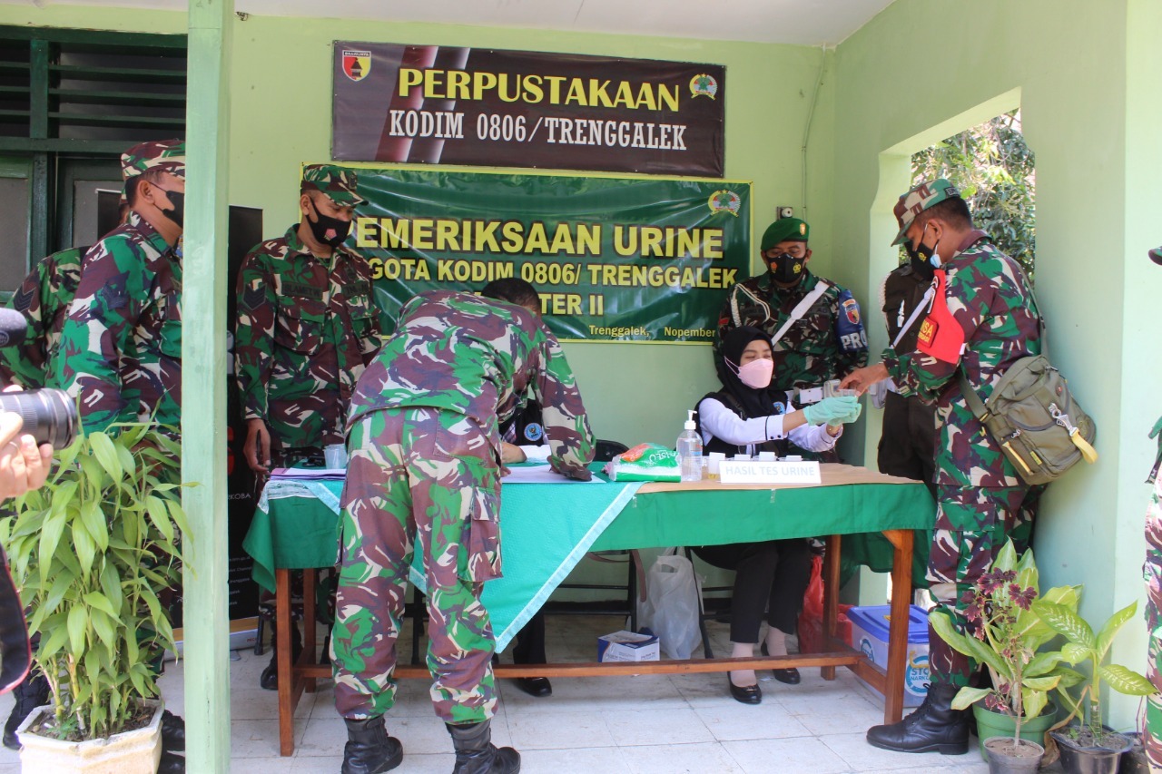 Kodim 0806/Trenggalek Laksanakan Tes Urine Melalui Kegiatan P4GN