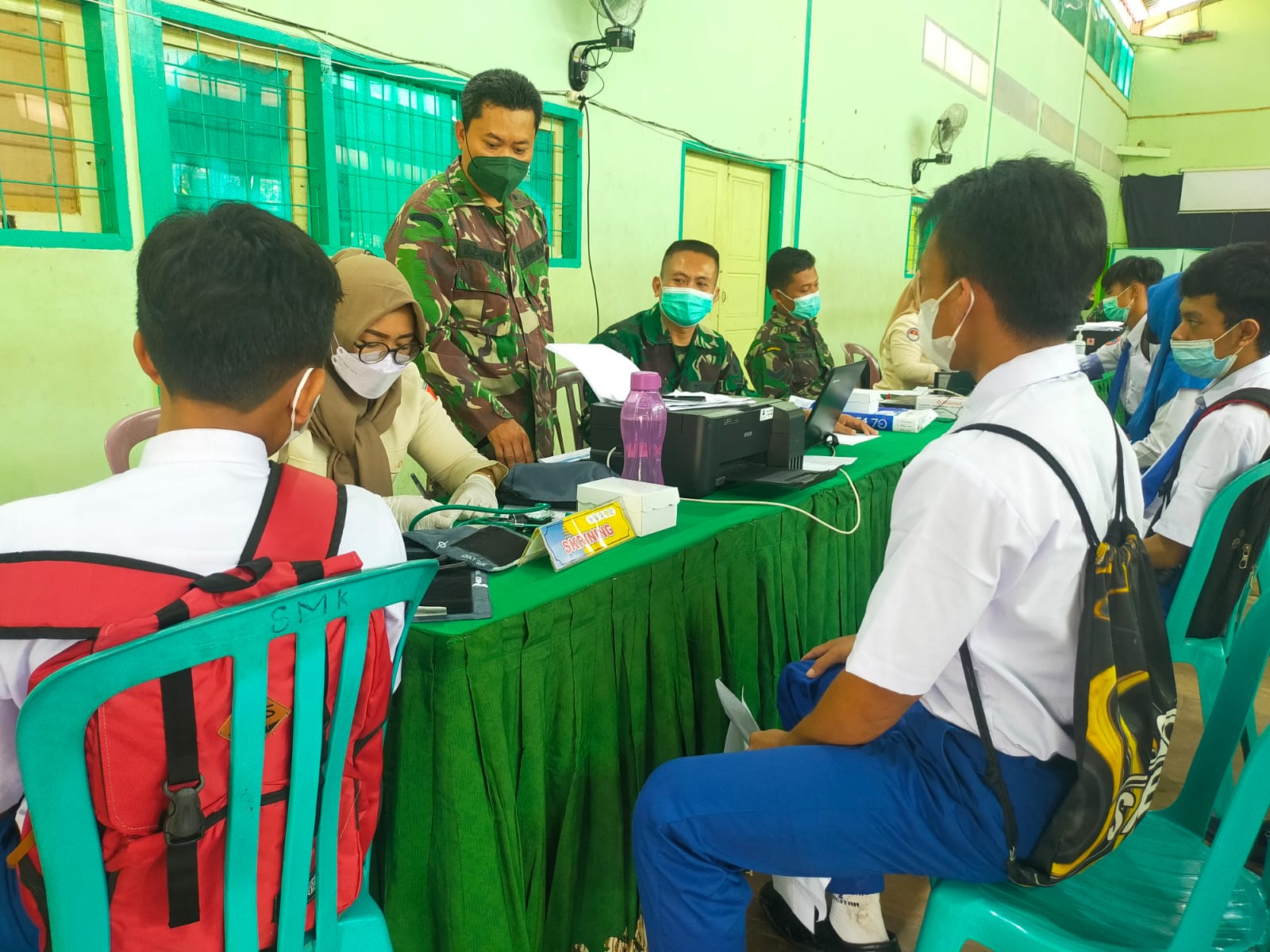 Kapolkes 05.09.11. Pacitan Pantau Langsung Vaksinasi Di SMKN 2 Pacitan