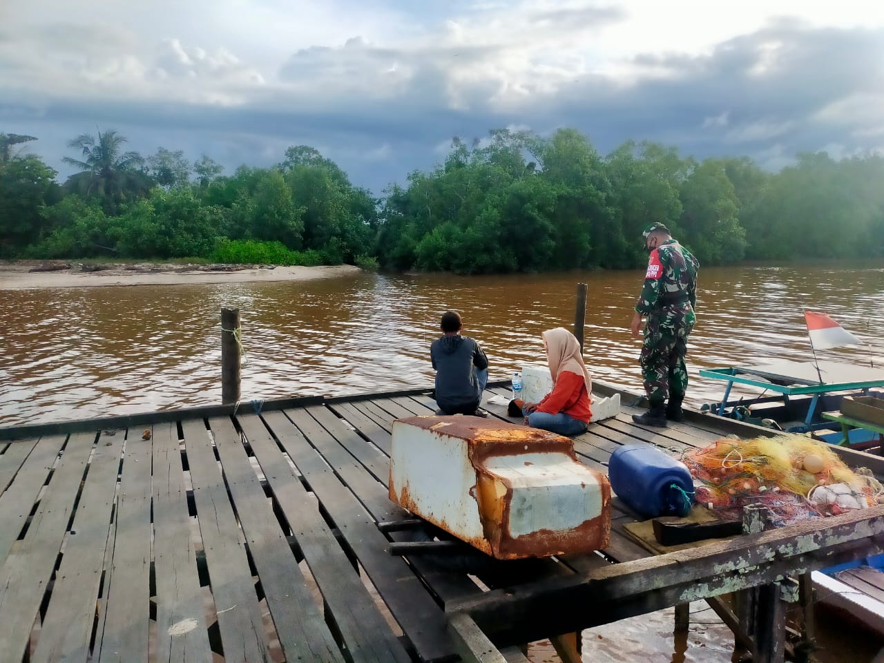 Mancing Bersama, Cara Babinsa Komsos Dengan Warga Binaan