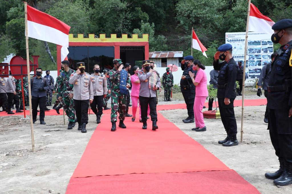 Panglima TNI dan Kapolri Resmikan Perumahan Brimob Presisi di Labuan Bajo