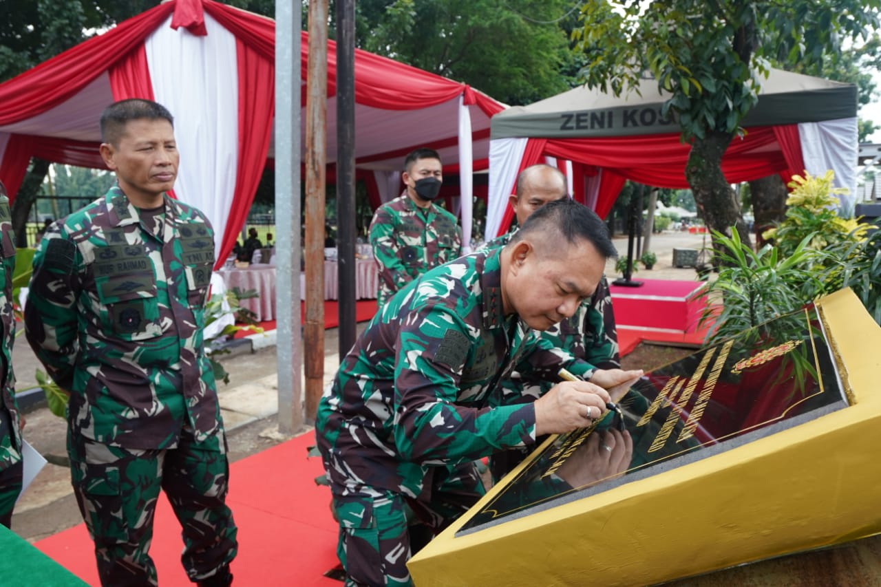 Pangkostrad Resmikan Rumah Dinas Komandan dan Kepala Staf Brigif Para Raider 17 Divif 1 Kostrad