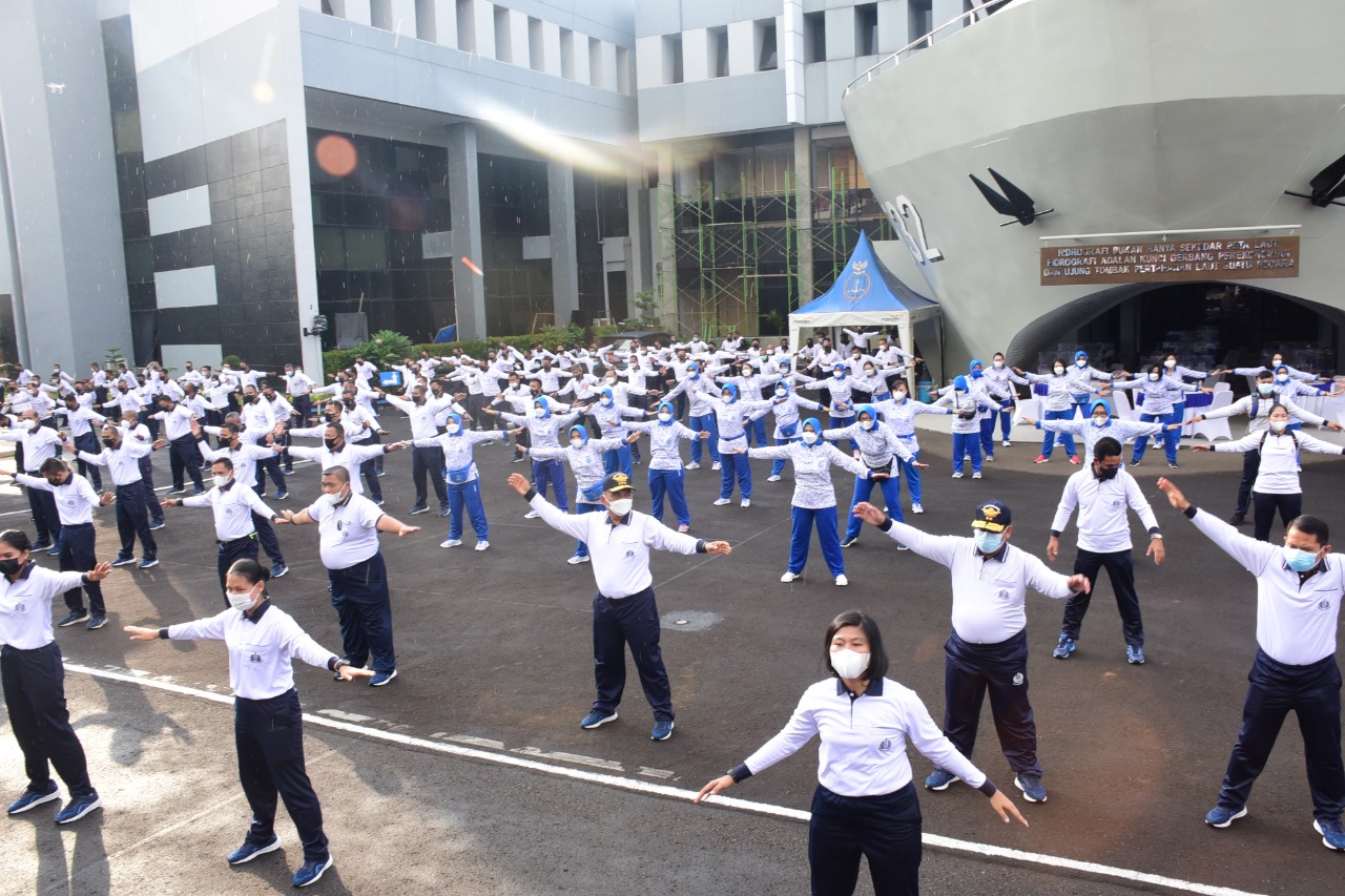 Pushidrosal Olahraga Bersama dan Panggung Prajurit