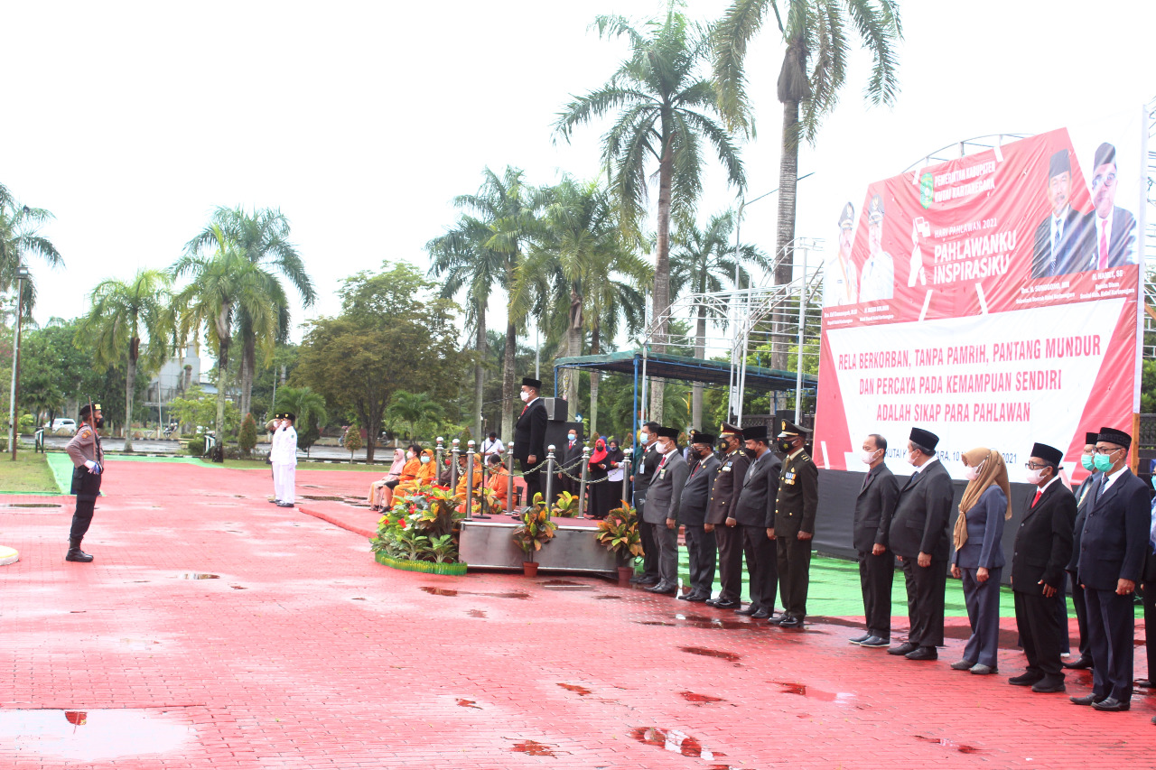 Pasi Log Dim 0906/Kkr Hadiri Upacara Peringatan Hari Pahlawan di Pemkab Kukar