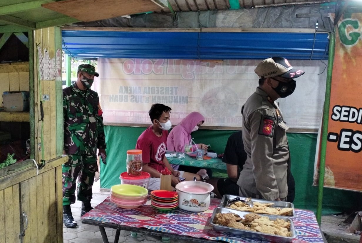 Petugas Gabungan Kodim Kutai Kartanegara Terus Lakukan Penegakan Hukum Disiplin Prokes