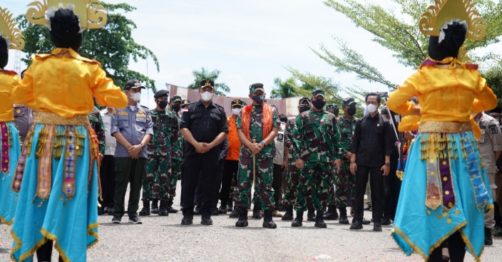 Pangdam Hasanuddin Disambut Bupati Konut Saat Kunjungi Kab. Konawe Utara