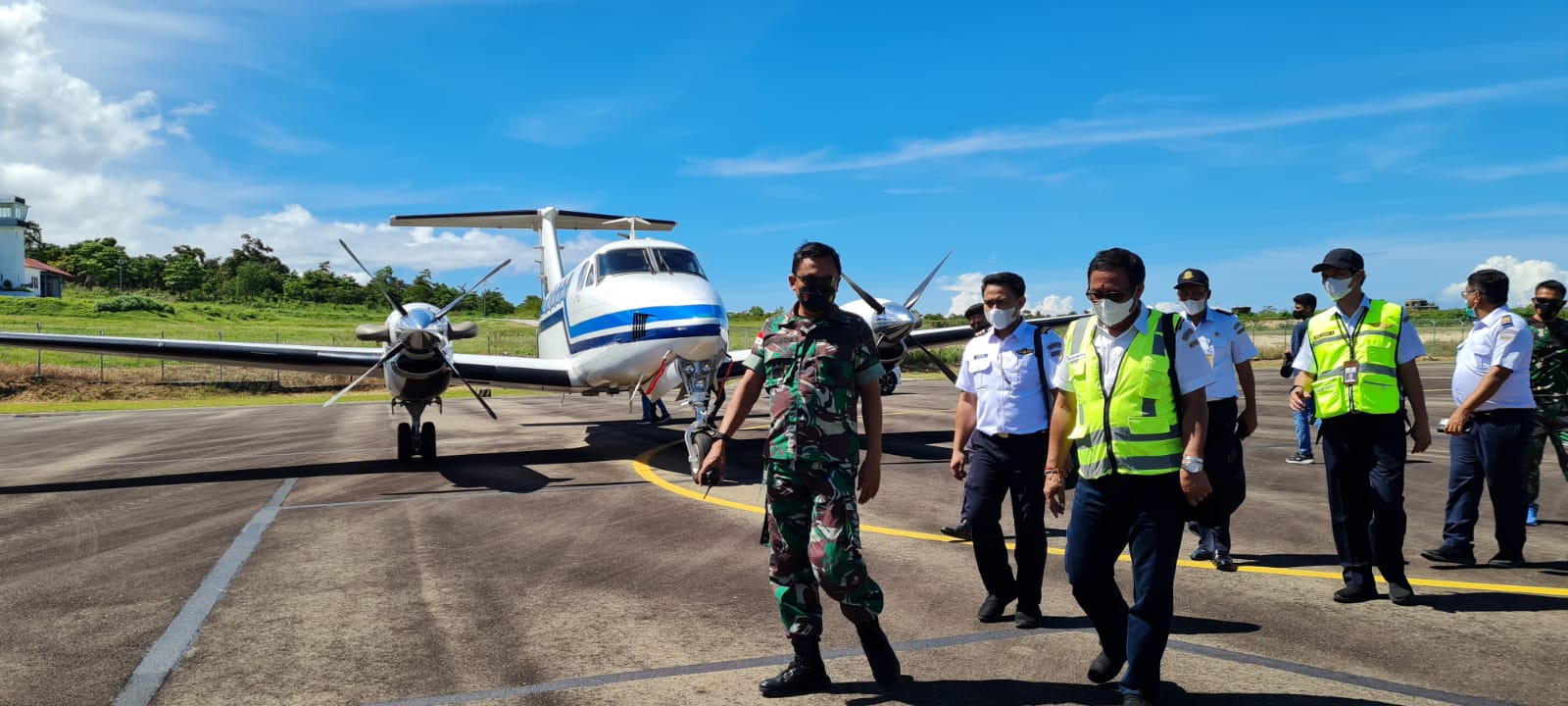 Pesawat Kalibrasi Landing Mulus Di Runway Lanud Maimun Saleh