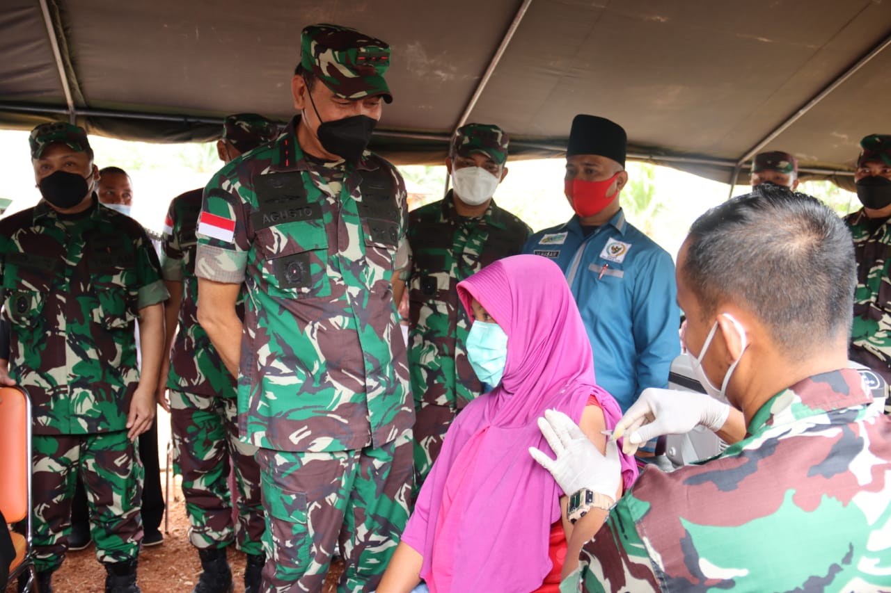 Kejar Target, Kodam XII/Tpr Gelar Serbuan Vaksinasi Covid-19 di Madu Sari