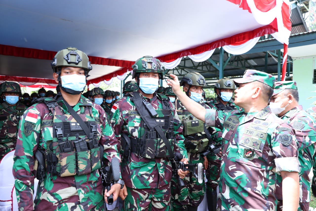 Kunjungan Perdana Kasad, Jenderal TNI Dudung Abdurachman Temui Prajuritnya di Wilayah Indonesia Timur