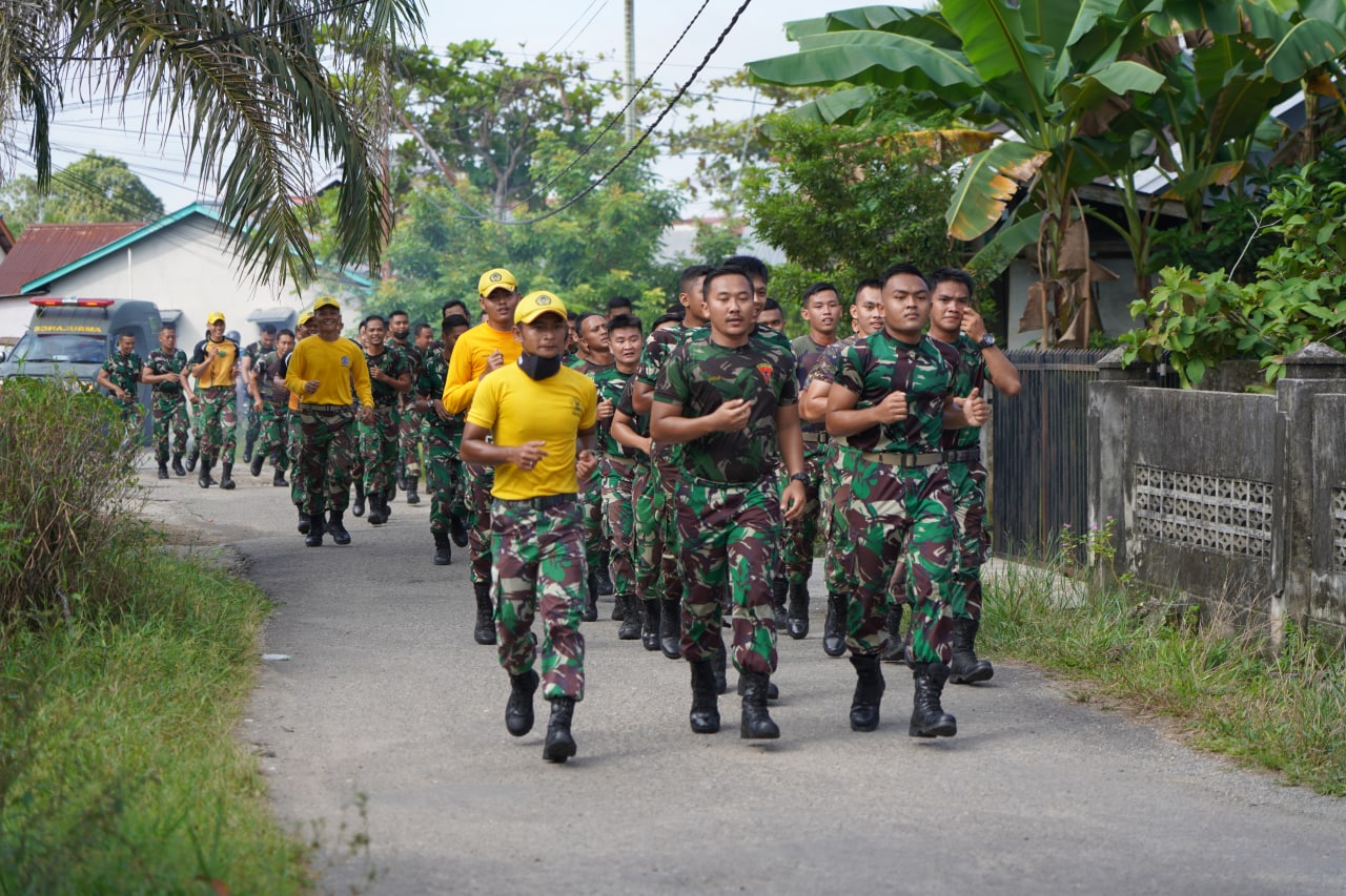 Jaga Kebugaran dan Kesehatan, Prajurit Korem 121/Abw Laksanakan Lari Jalanan