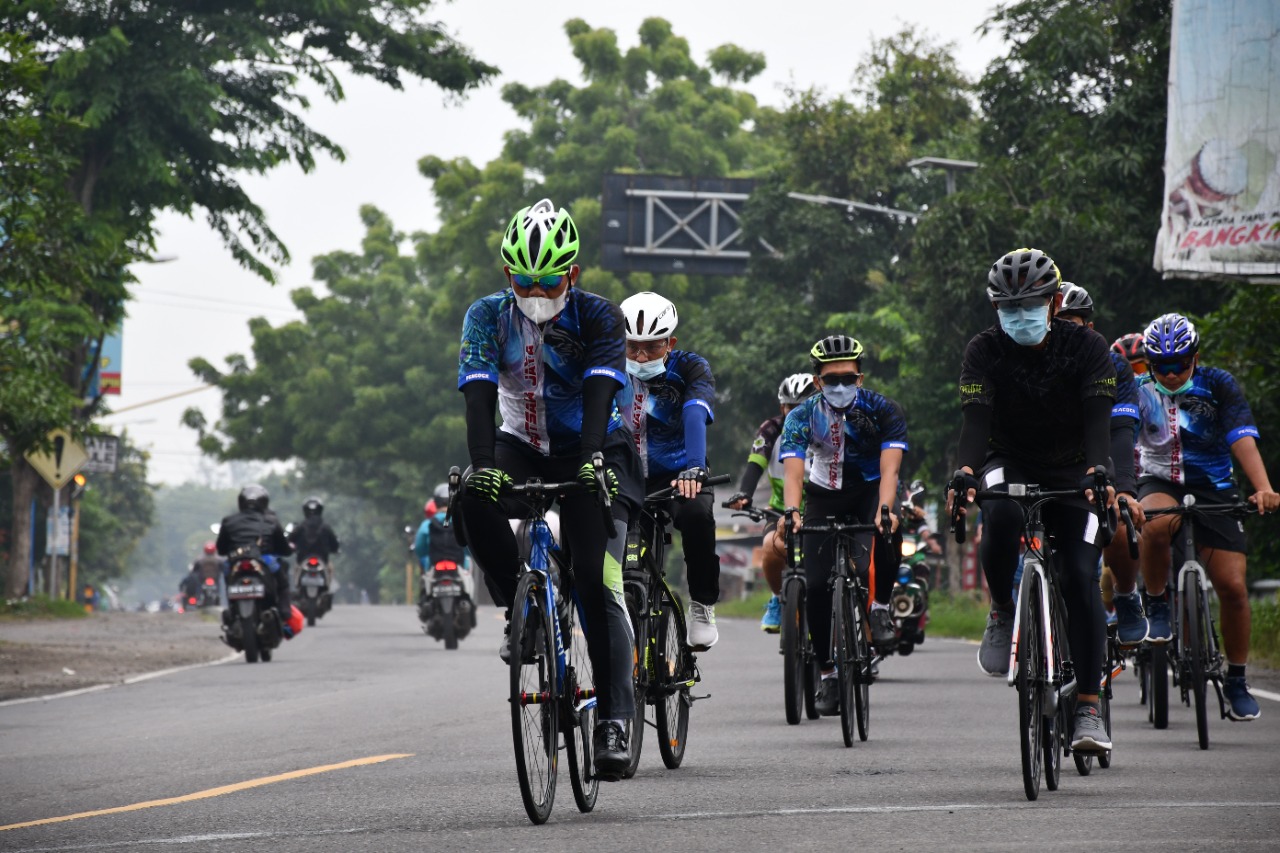 Danrem Ajak Prajurit Korem 081/DSJ Gowes Bareng Di Hari Jum’at Sehat