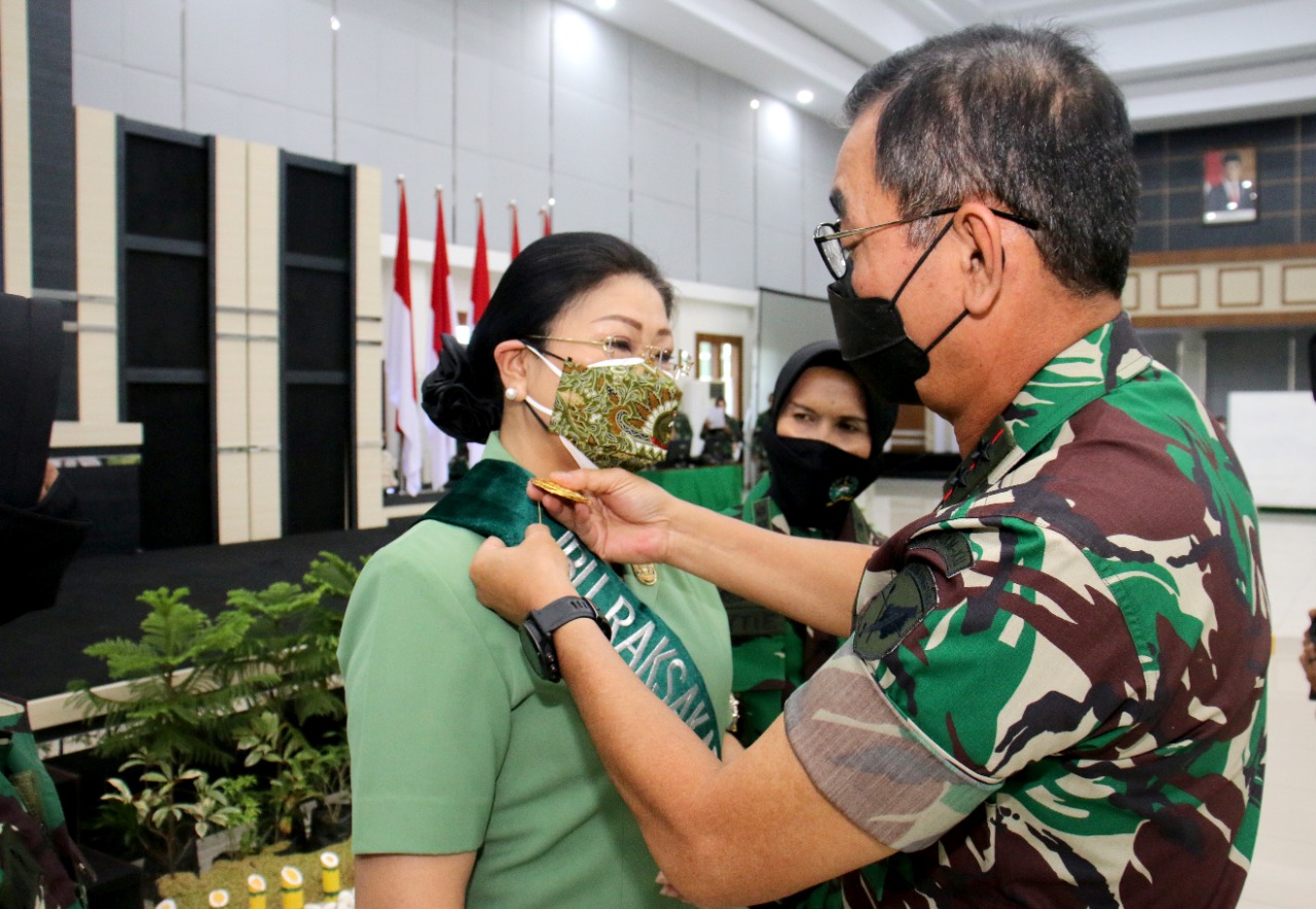 Pangdam XII/Tpr Kukuhkan Ny. Helly Sulaiman Agusto Sebagai Ibu Raksakarini Sri Sena