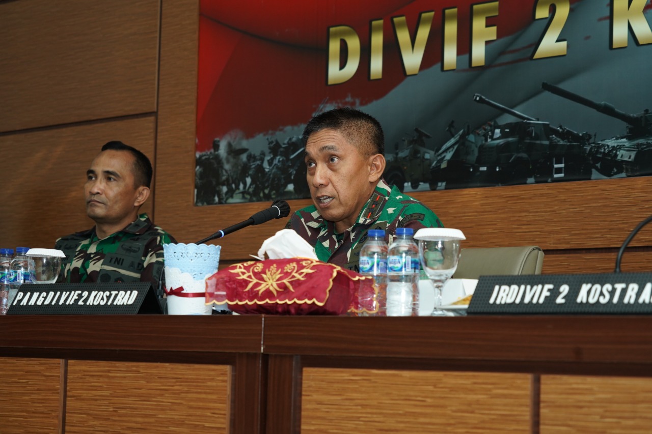 Pangdivif 2 Kostrad Pimpin Kegiatan Paparan Kasatker Dalam Rangka Lomba Zona Integritas Satjar Divif 2 Kostrad TA 2021