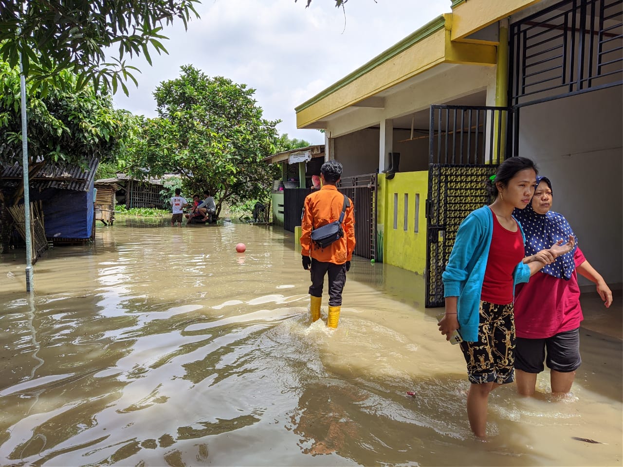 Banjir Merendam Desa Cikande Permai, Satu Warganya Meninggal Dunia