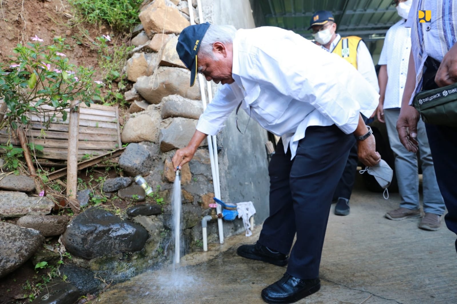 Menteri Basuki Tinjau Sejumlah Program Padat Karya Pemberdayaan Masyarakat di Temanggung