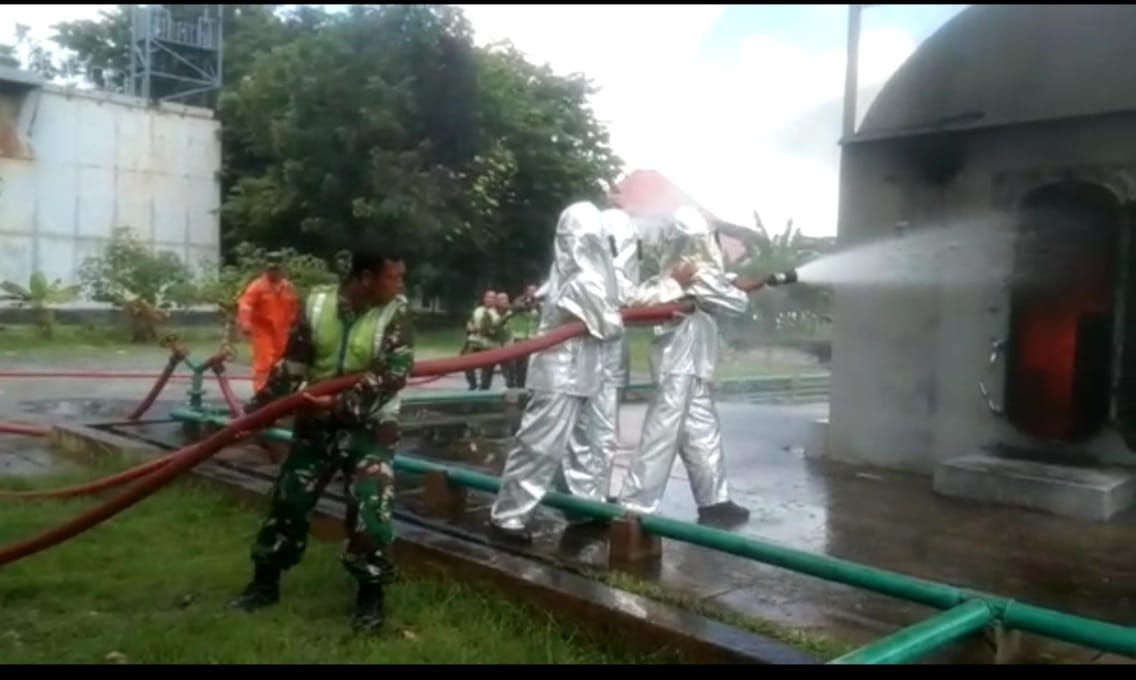 Lewat Latihan PEK dan Uji Tulis, Kolat Koarmada II Asah Kemampuan Prajurit KRI Teluk Kupang-519