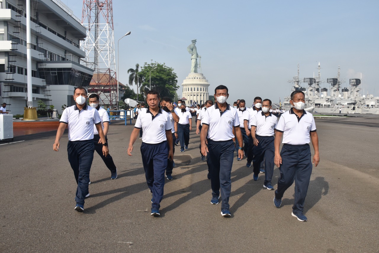 Sehat Jiwa Raga, Pangkoarmada II Ajak Seluruh Prajurit Dan PNS Olahraga Bersama