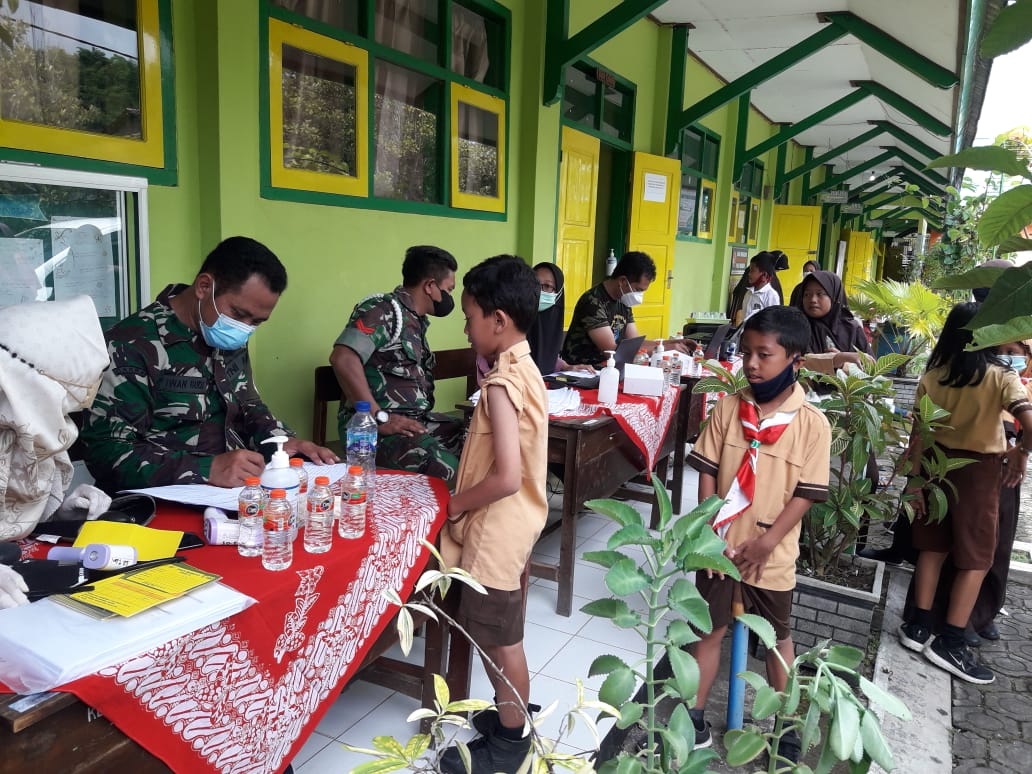 Kodim 0801 Pacitan Turunkan Tenaga Kesehatan untuk Percepat Vaksinasi Anak Usia 6-11 Tahun