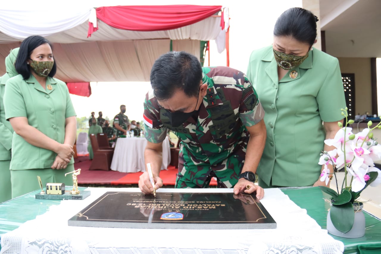 Pangdam XII/Tpr Resmikan Masjid Al-Iklas Yonkav 12/BC