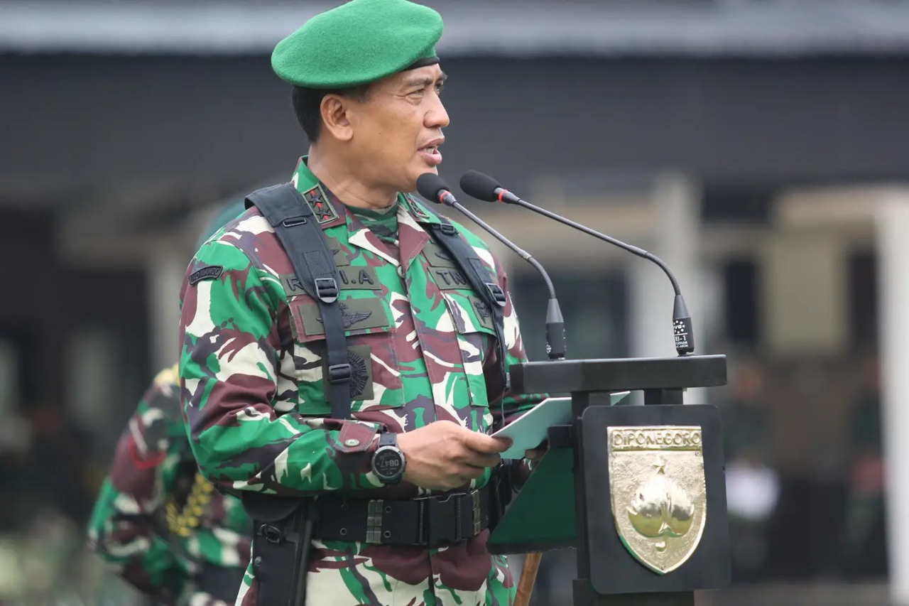 Prajurit Yonif MR 411 Kostrad Ikuti Upacara Hari Infanteri Ke-73 di Makodam IV/Diponegoro