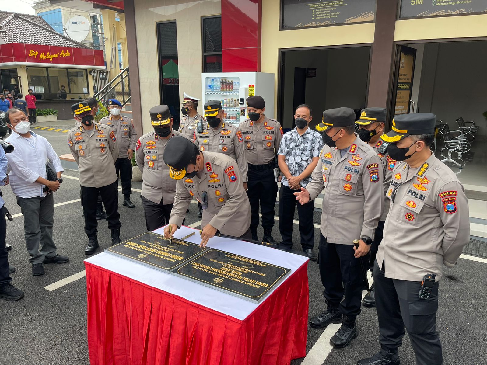 Kapolda Jatim Resmikan Gedung Command Center dan SPKT Polres Jember