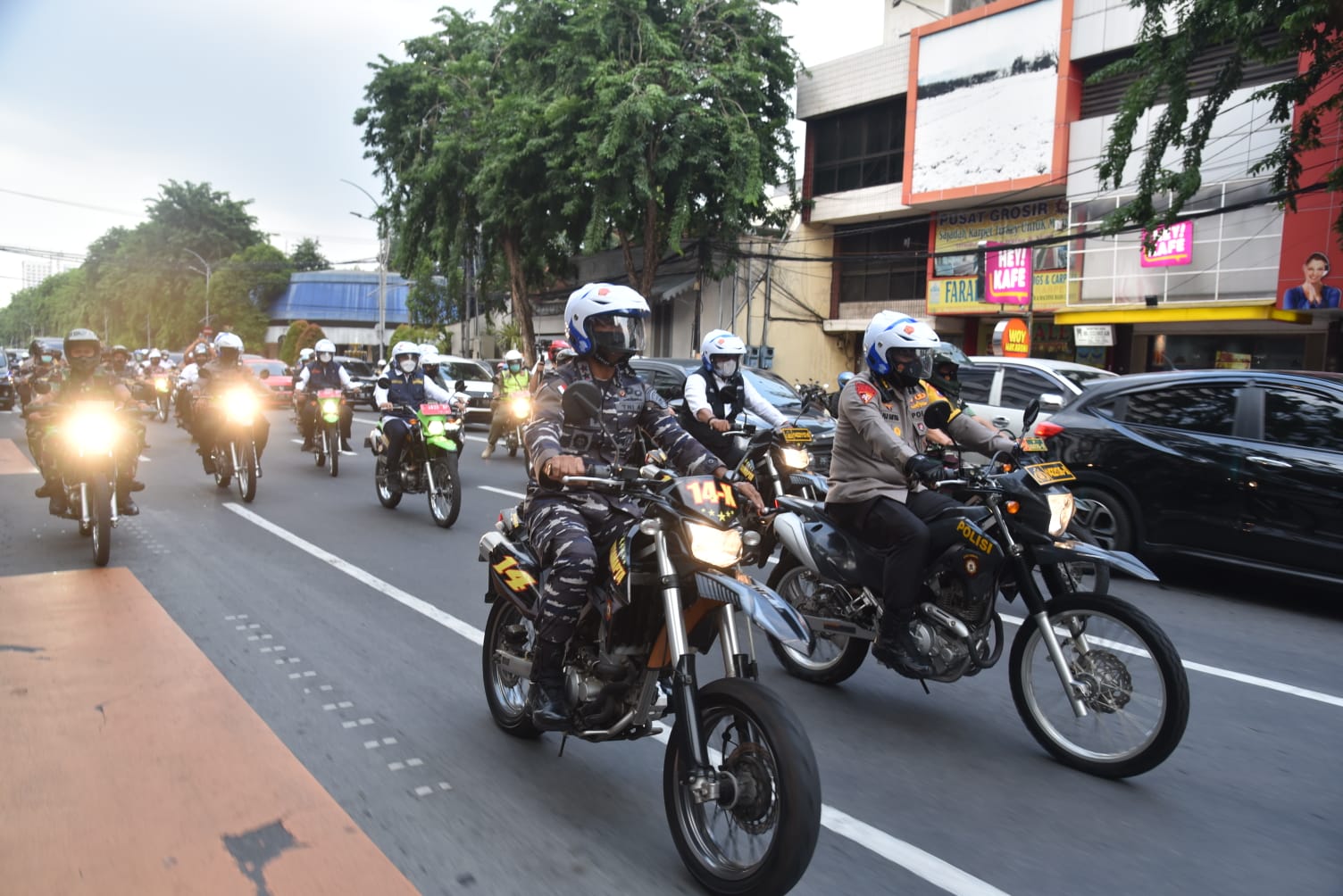 Gunakan Motor, Pangkoarmada II Dan Forkopimda Jatim Tinjau Kesiapan Nataru di Surabaya