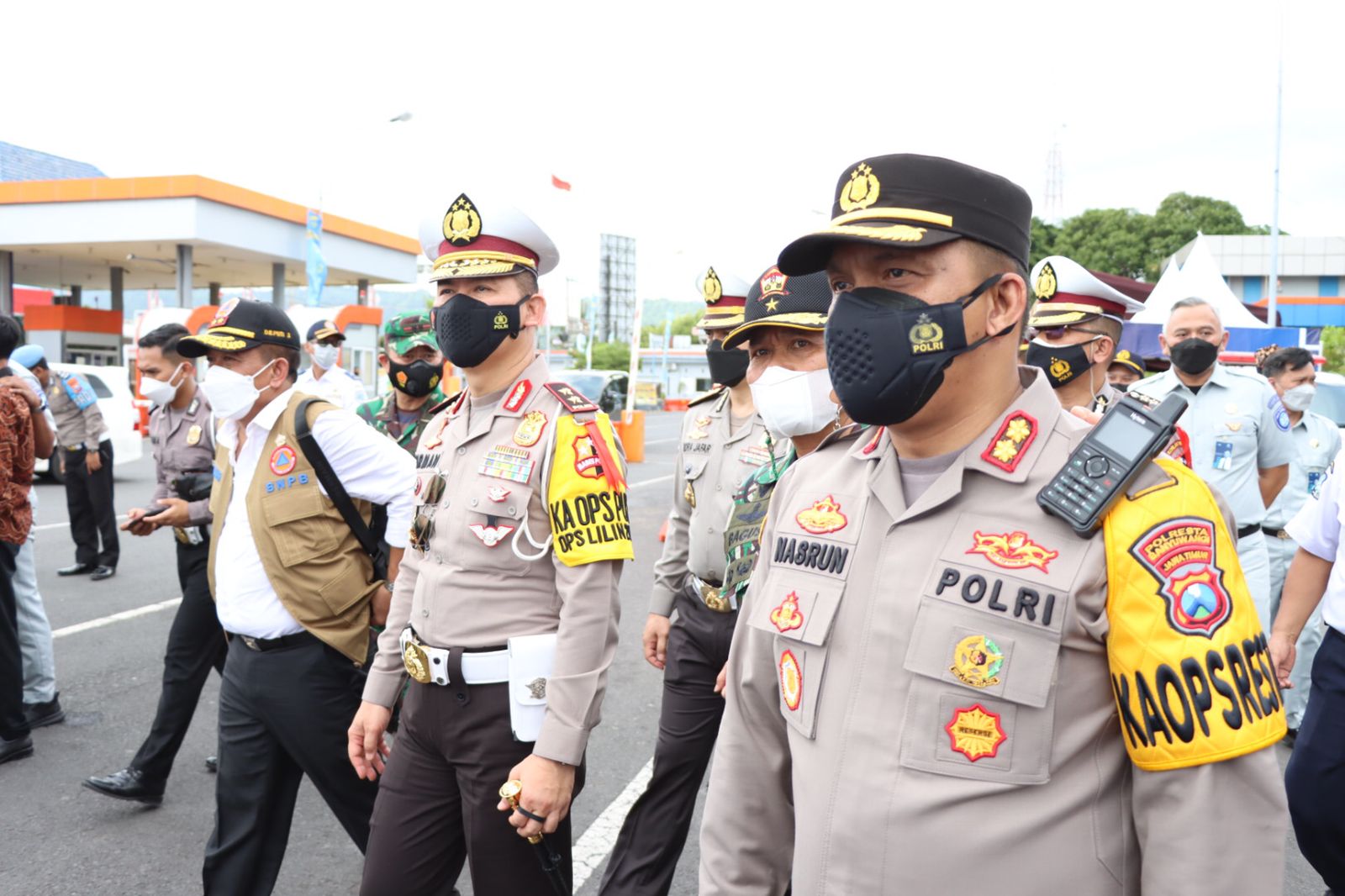 Kakorlantas Polri Pastikan Penerapan Protokol Kesehatan di Bandara Int’l Banyuwangi dan Pelabuhan Ketapang Berjalan Baik