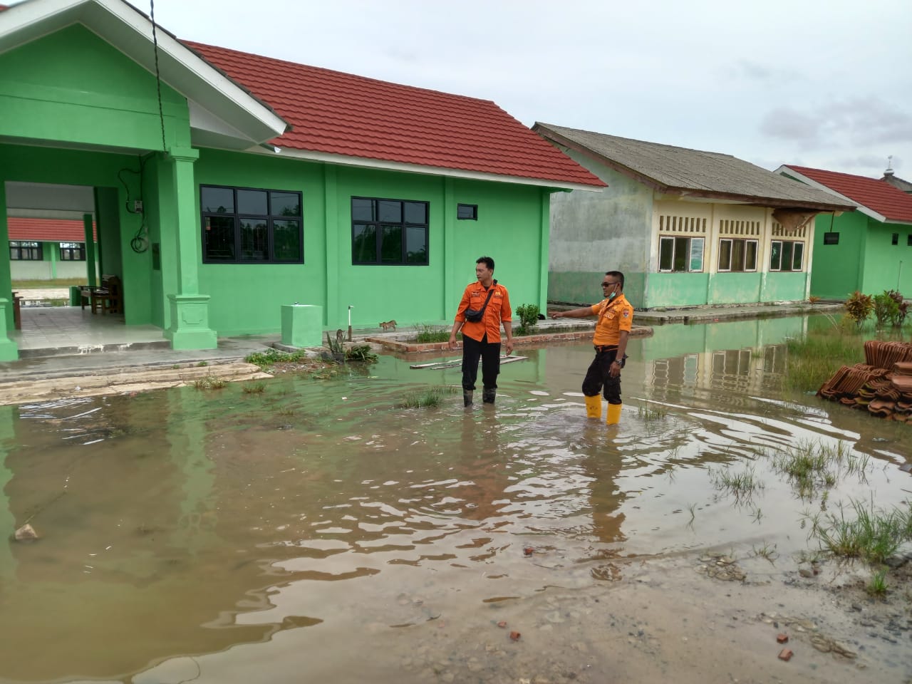 Banjir Merusakkan Rumah Warga Kabupaten Pesawaran Surut