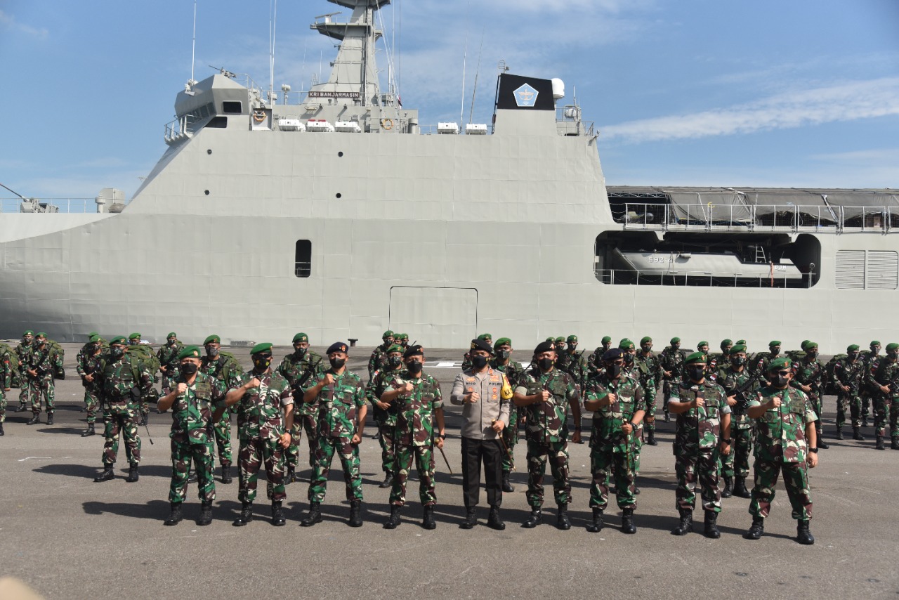 Kaskoarmada II Hadiri Upacara Penyambutan Kedatangan Satgas RI-Papua Nugini