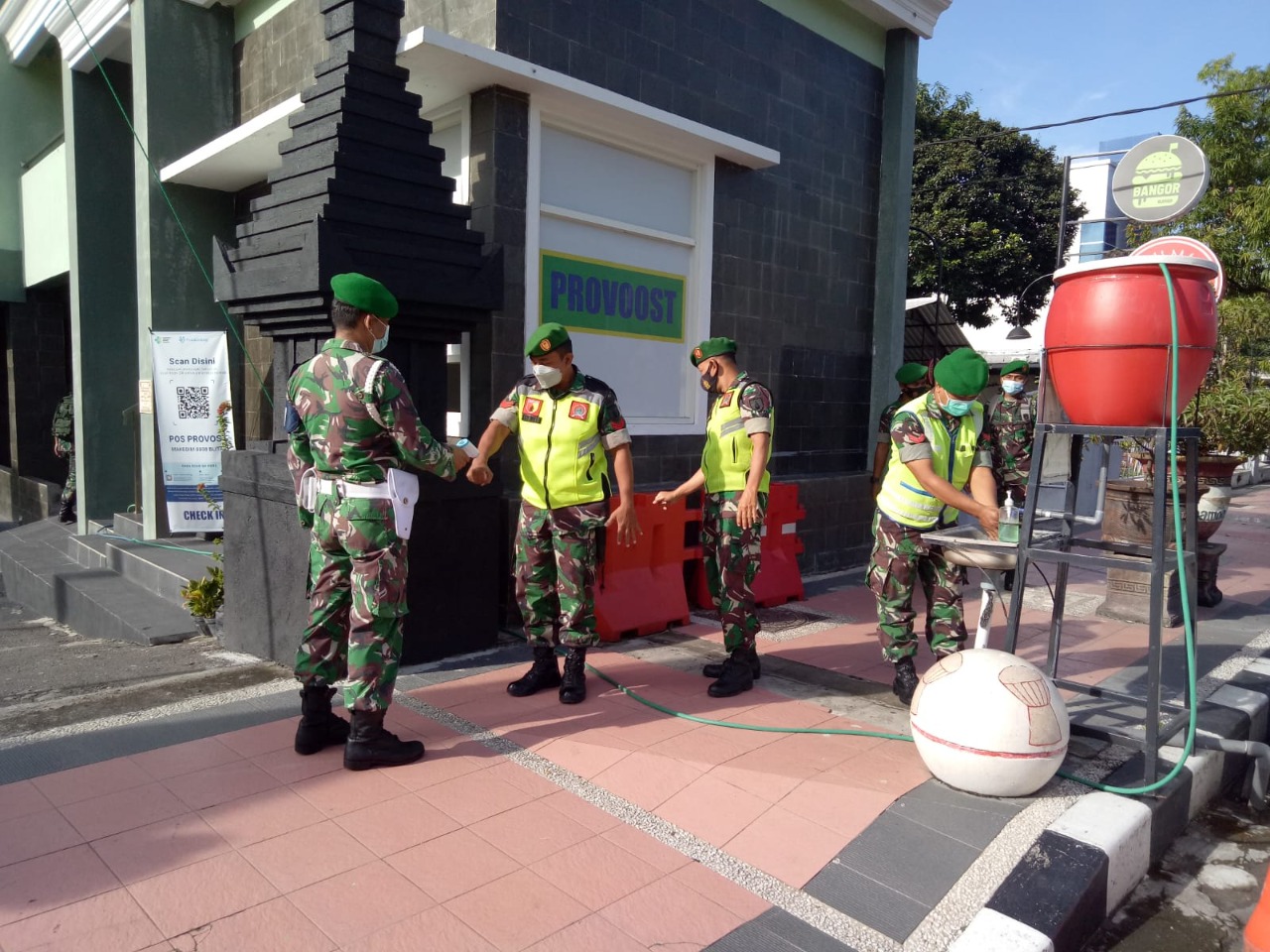 Cegah Penyebaran Covid-19, Kodim 0808/Blitar Selalu Terapkan Protkes