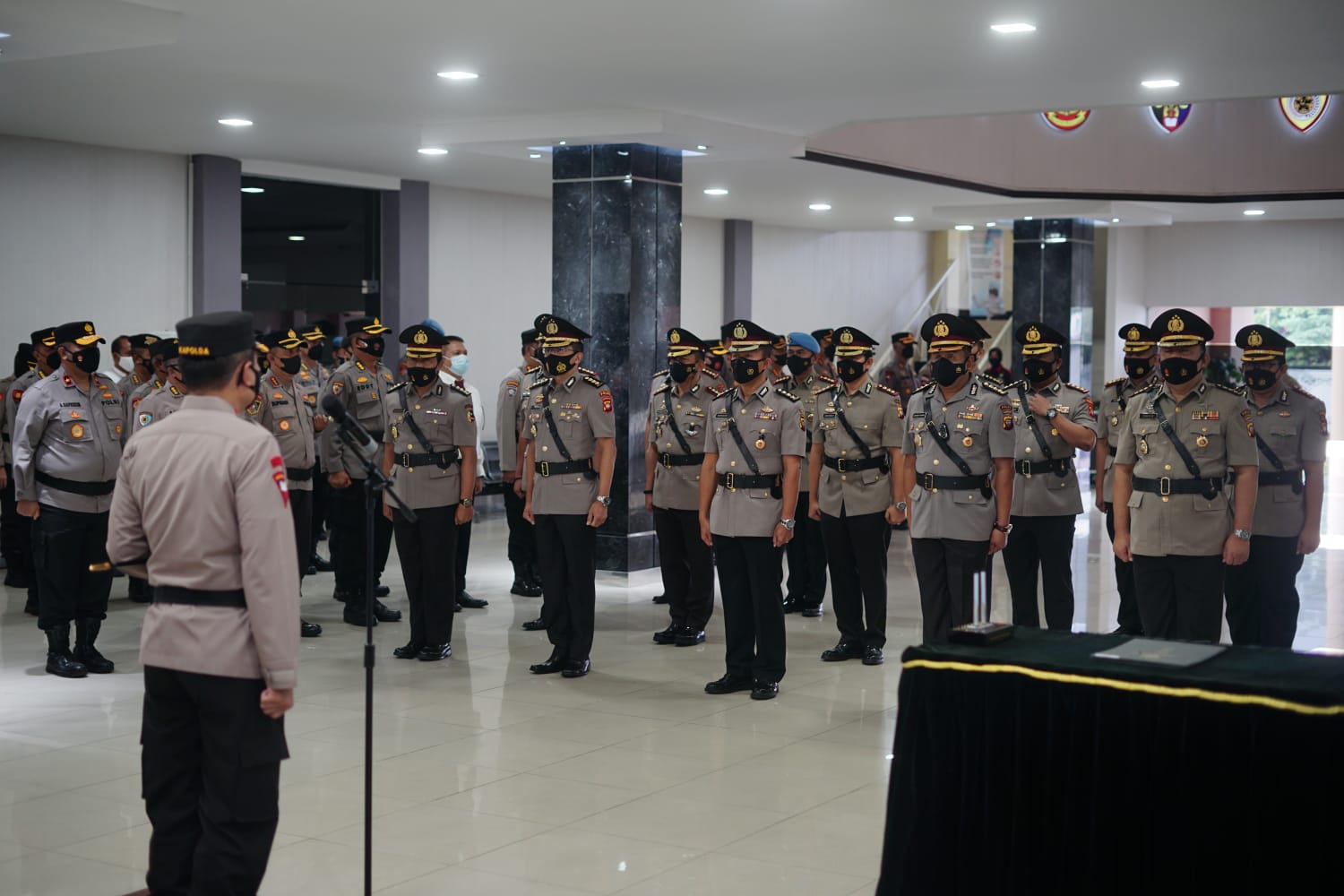 Kapolda Rotasi Jabatan Sepuluh Perwira Menengah Polda Kalbar