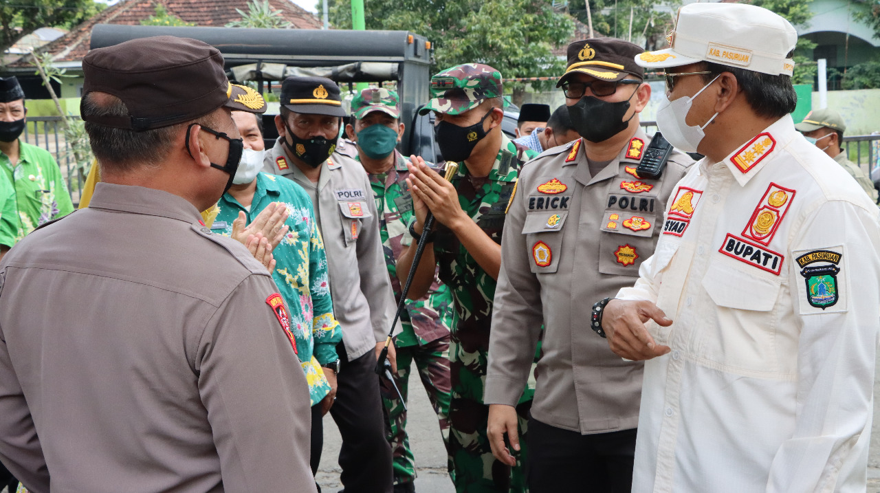 Forkopimda Bersama Kapolres Pasuruan Meninjau Vaksinasi Anak Usia 6-11 Tahun