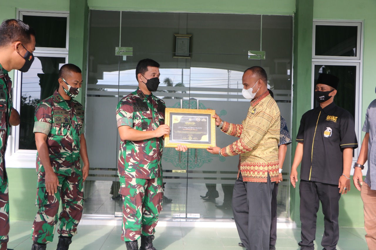 Dandim 0104/Atim Terima Piagam Penghargaan Dari Granat Kota Langsa