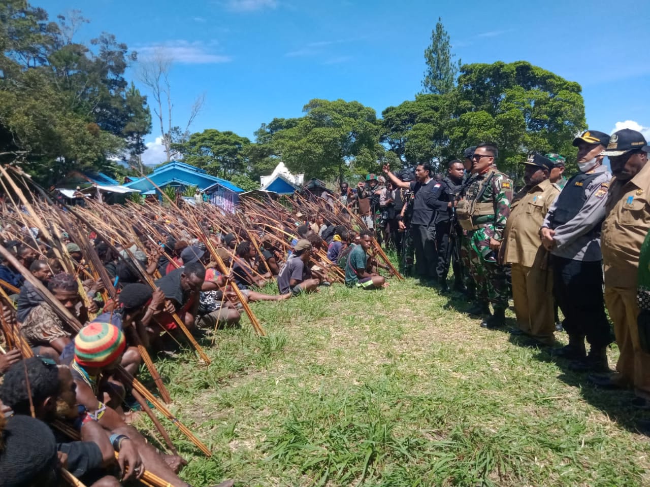 Redam Konflik, TNI-Polri dan Pemkab Temui Masyarakat dari Dua Kelompok Massa