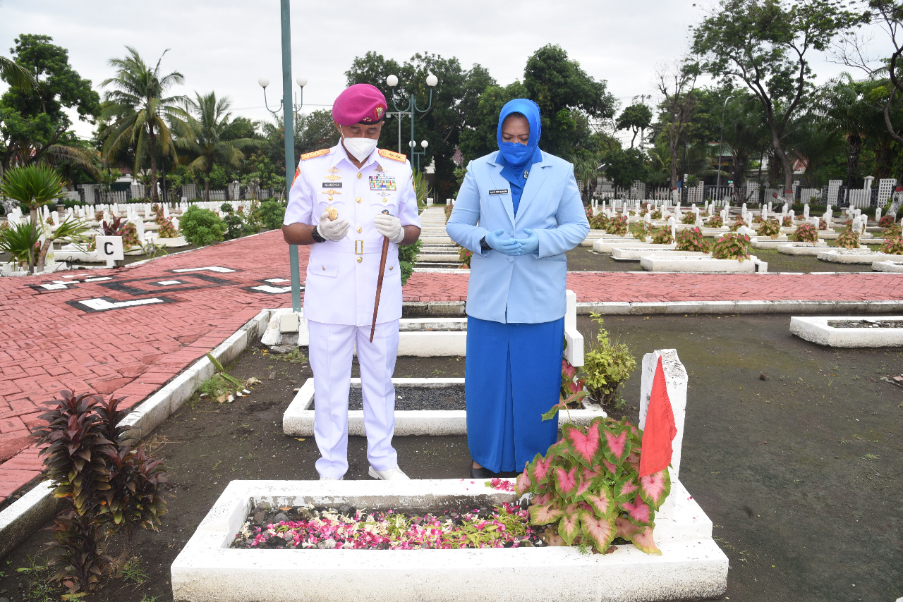 Jelang Hari Dharma Samudera 2022, Gubernur AAL Ziarah TMP Kusuma Bangsa