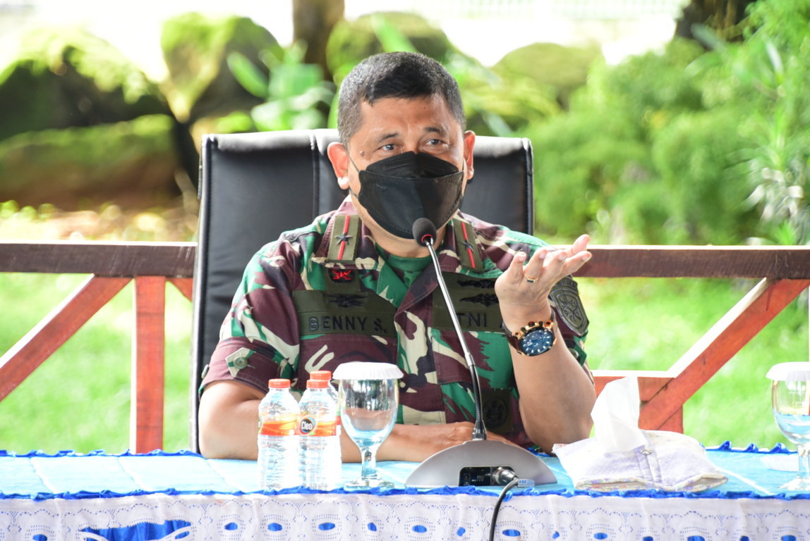 Beri Arahan Pada Prajurit Satrol, Danlantamal VI : Jadilah Pengawak Kapal Perang TNI AL yang Profesional