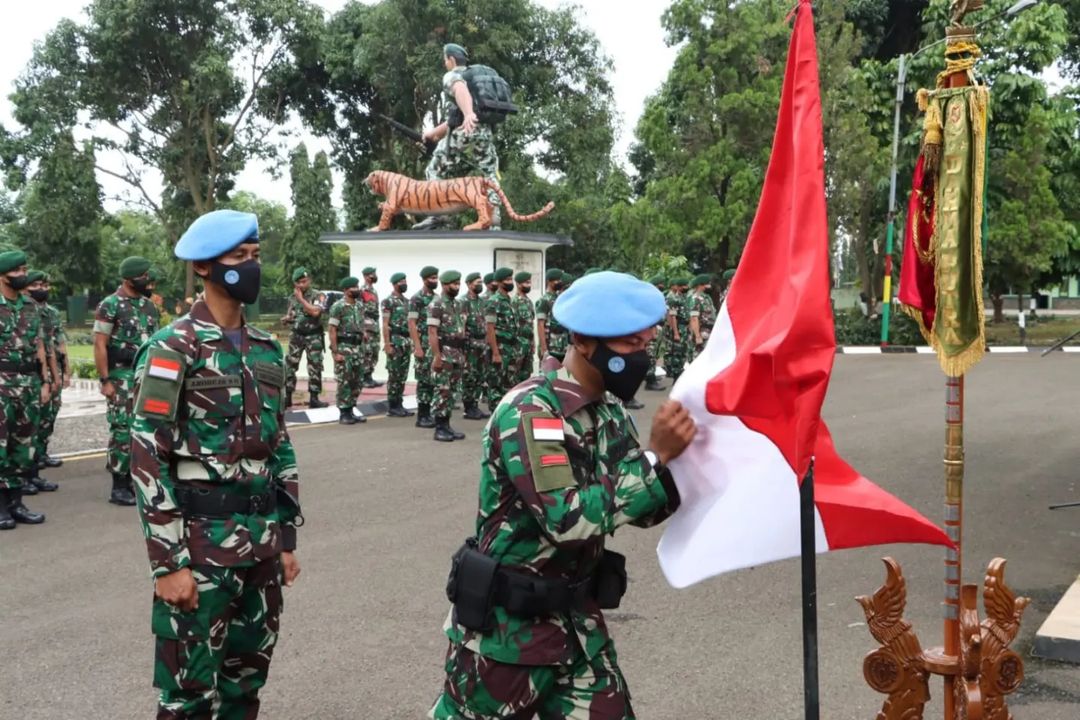 Dua Prajurit Yonif Para Raider 305 Kostrad Siap Menjaga Perdamaian Dunia