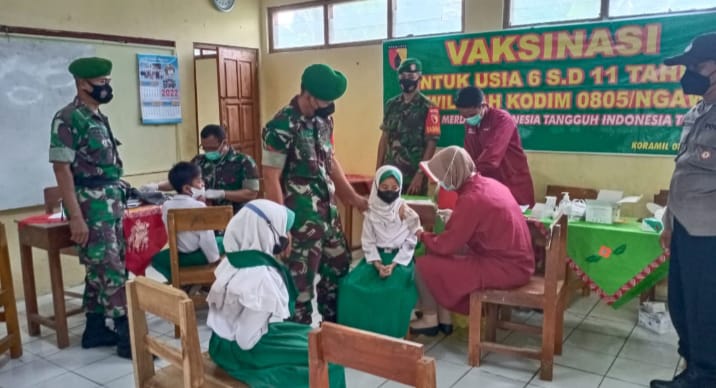 Jajaran Kodim Ngawi Terus Gencarkan Vaksinasi Untuk Anak Usia 6-11 Tahun