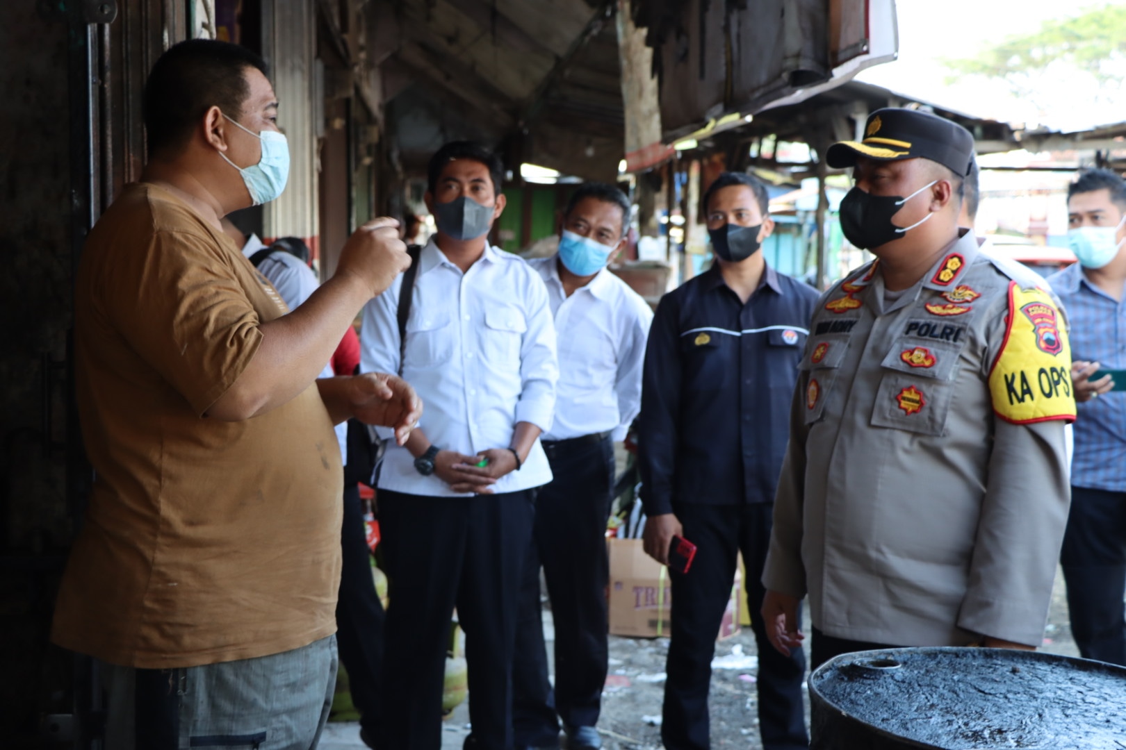 Pastikan Stok Sembako Aman, Kapolres Demak Blusukan di Pasar