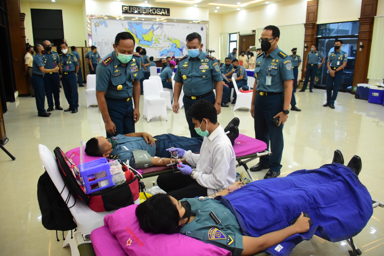 Dalam Rangka Paskah, Prajurit dan PNS TNI AL Wilayah Jakarta Donor Darah