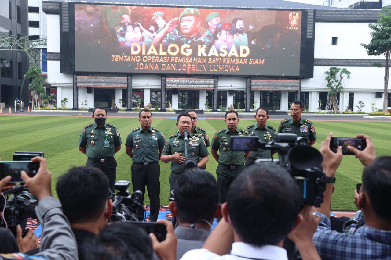 Pasca Operasi Pemisahan Bayi Kembar Siam, Kasad : Saya Bahagia Melihat Kondisi Anak Prajurit Saya